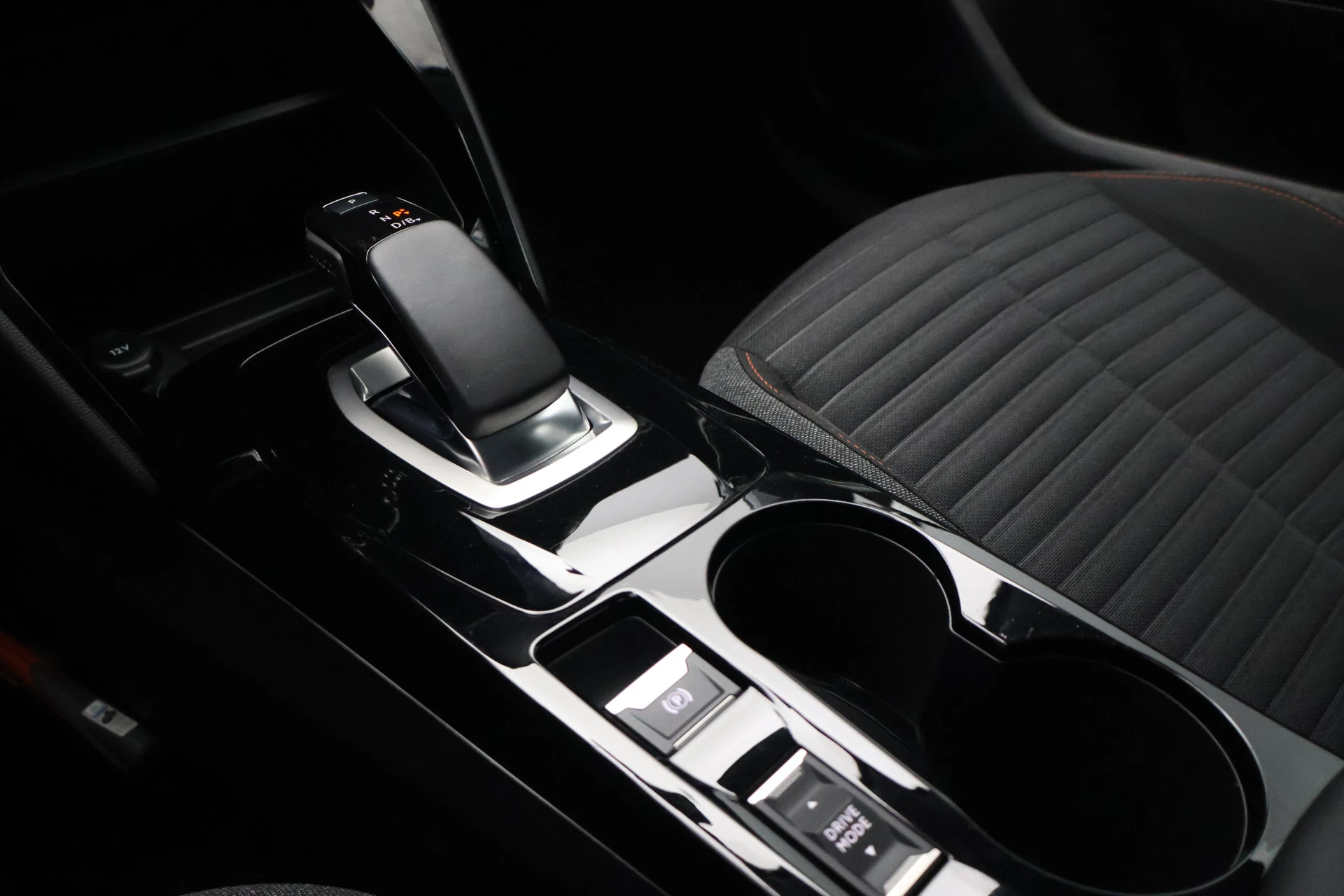 Hoofdafbeelding Peugeot e-208