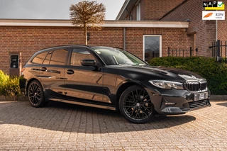 BMW 3-serie Touring 320d Executive Edition LED Half/Leder Stoelverwarming Trekhaak 19''