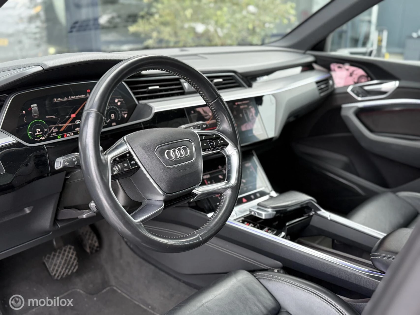 Hoofdafbeelding Audi e-tron