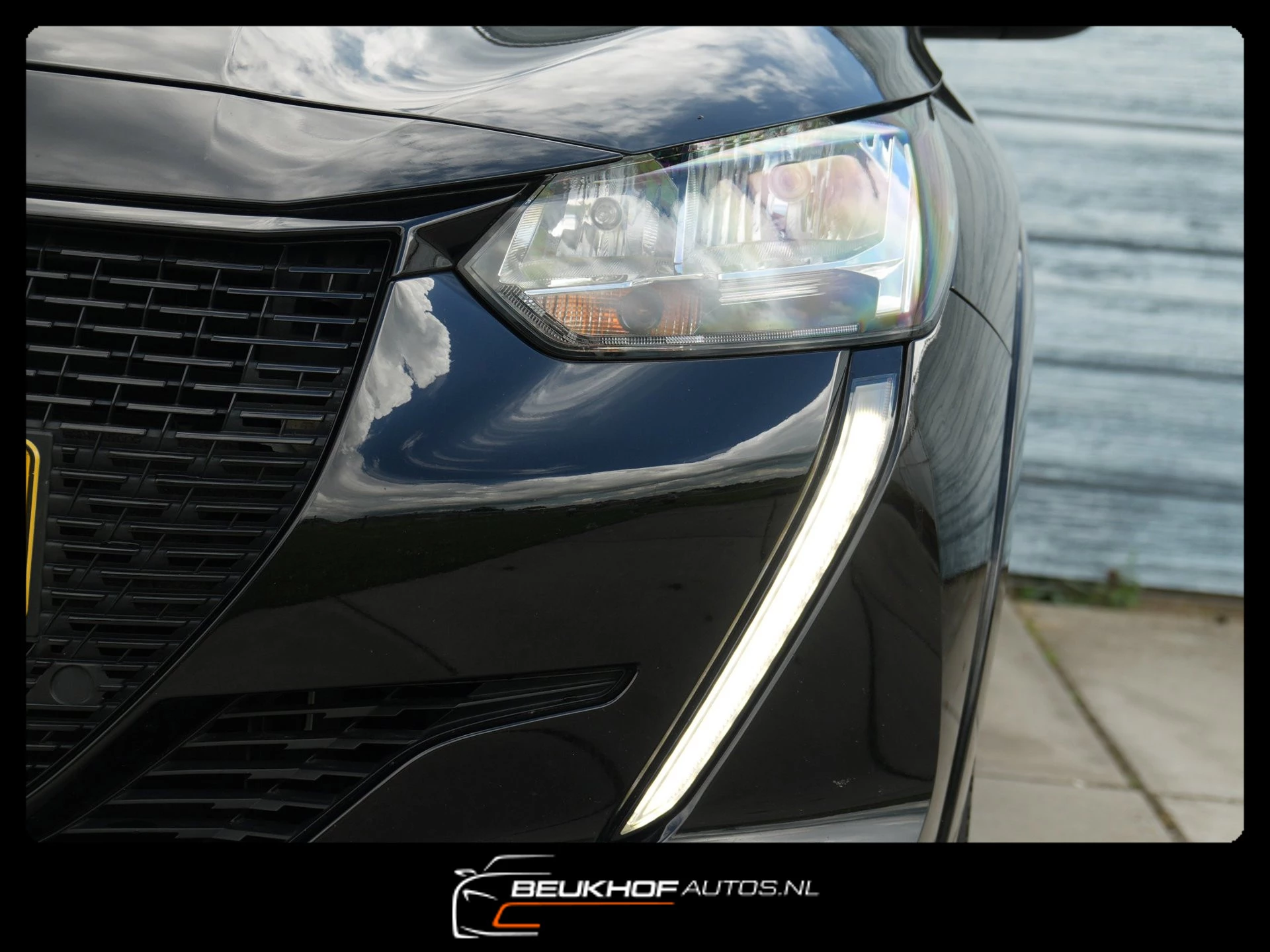 Hoofdafbeelding Peugeot e-208