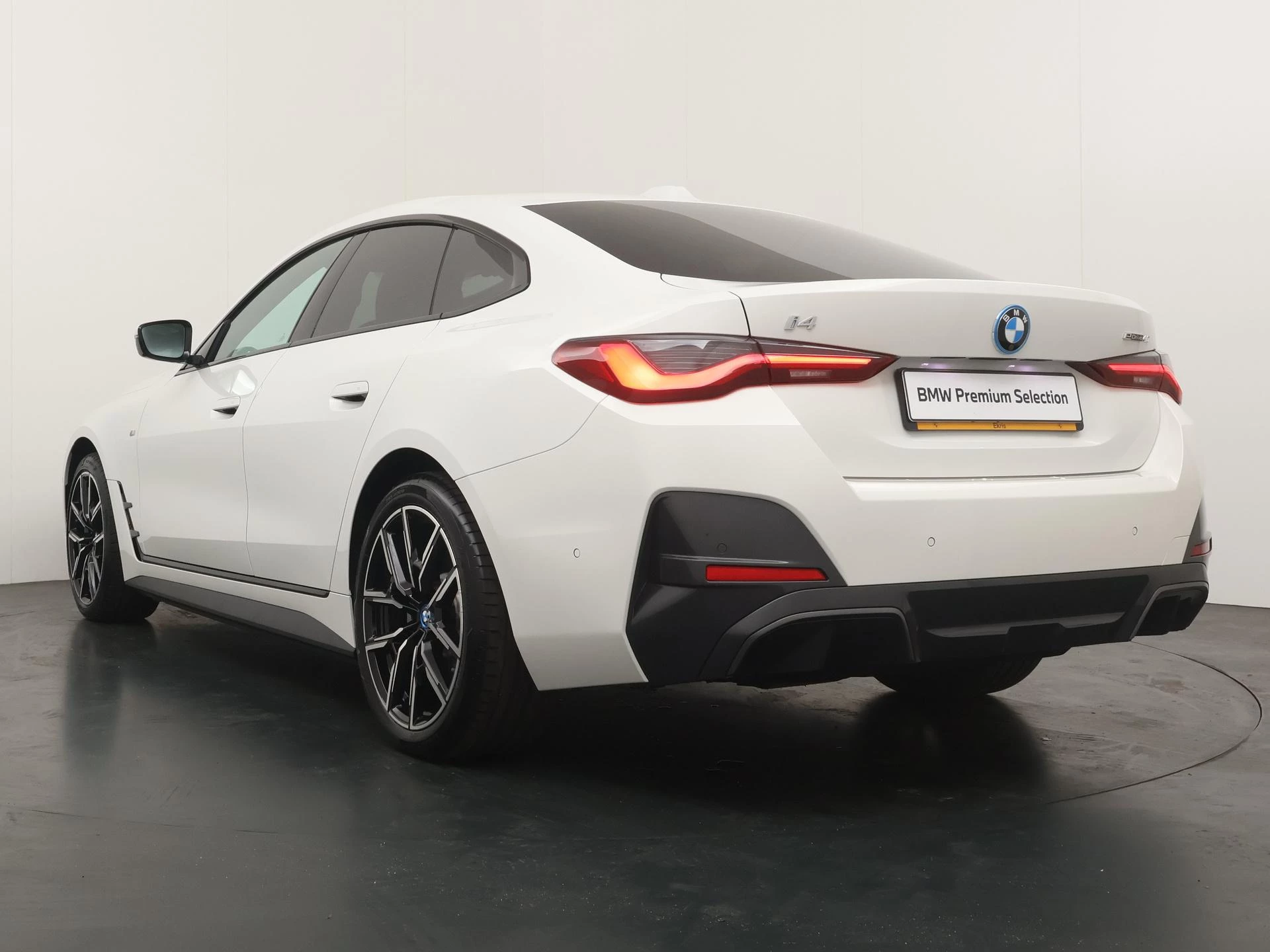 Hoofdafbeelding BMW i4