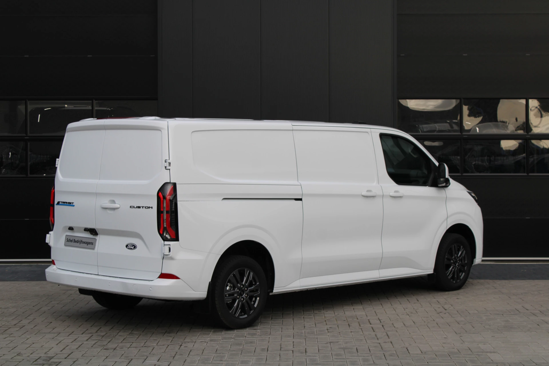 Hoofdafbeelding Ford E-Transit Custom