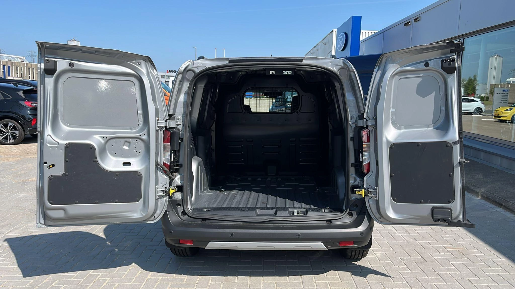 Hoofdafbeelding Ford Transit Courier