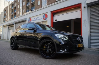 Mercedes-Benz GLC AMG 43 4MATIC Aut9 | NL AUTO | Burmester | Black on Black | Trekhaak (wegklapbaar) | 21inch | Diamond grille | Treeplanken |