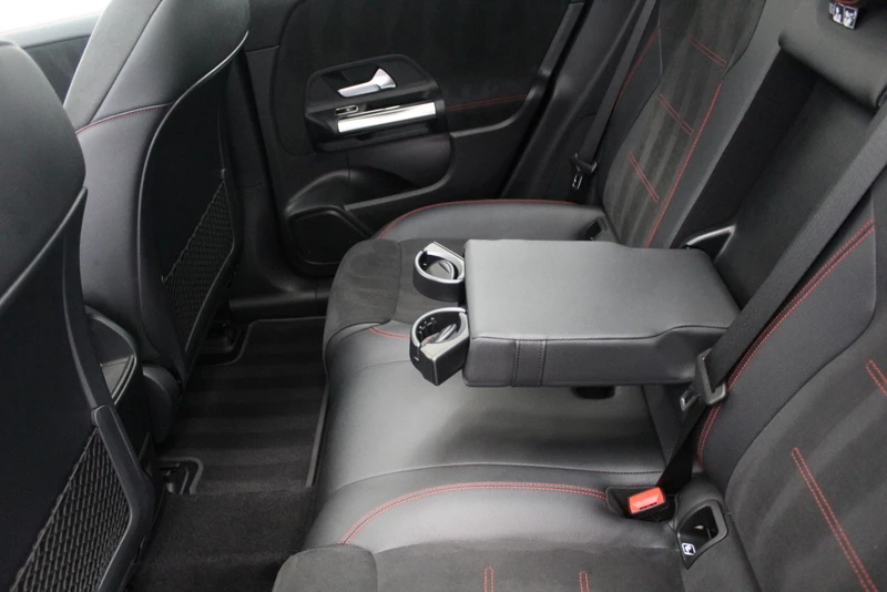 Hoofdafbeelding Mercedes-Benz EQA