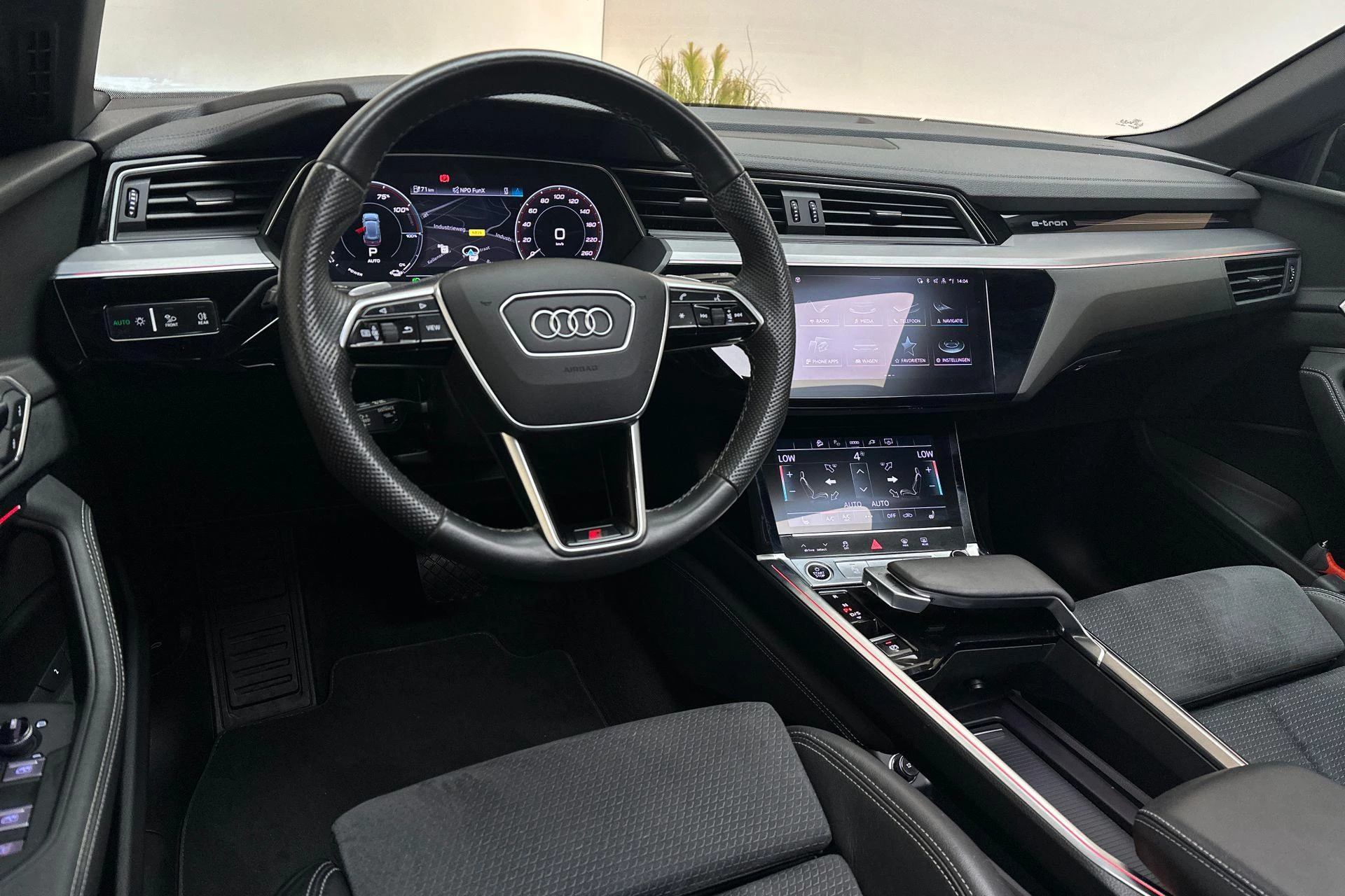 Hoofdafbeelding Audi e-tron