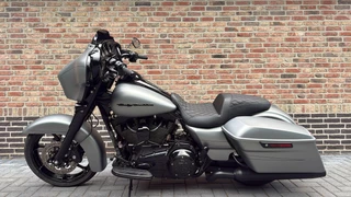 Harley Davidson 103 FLHXS Streetglide Street Glide  Special mat grijs blackout