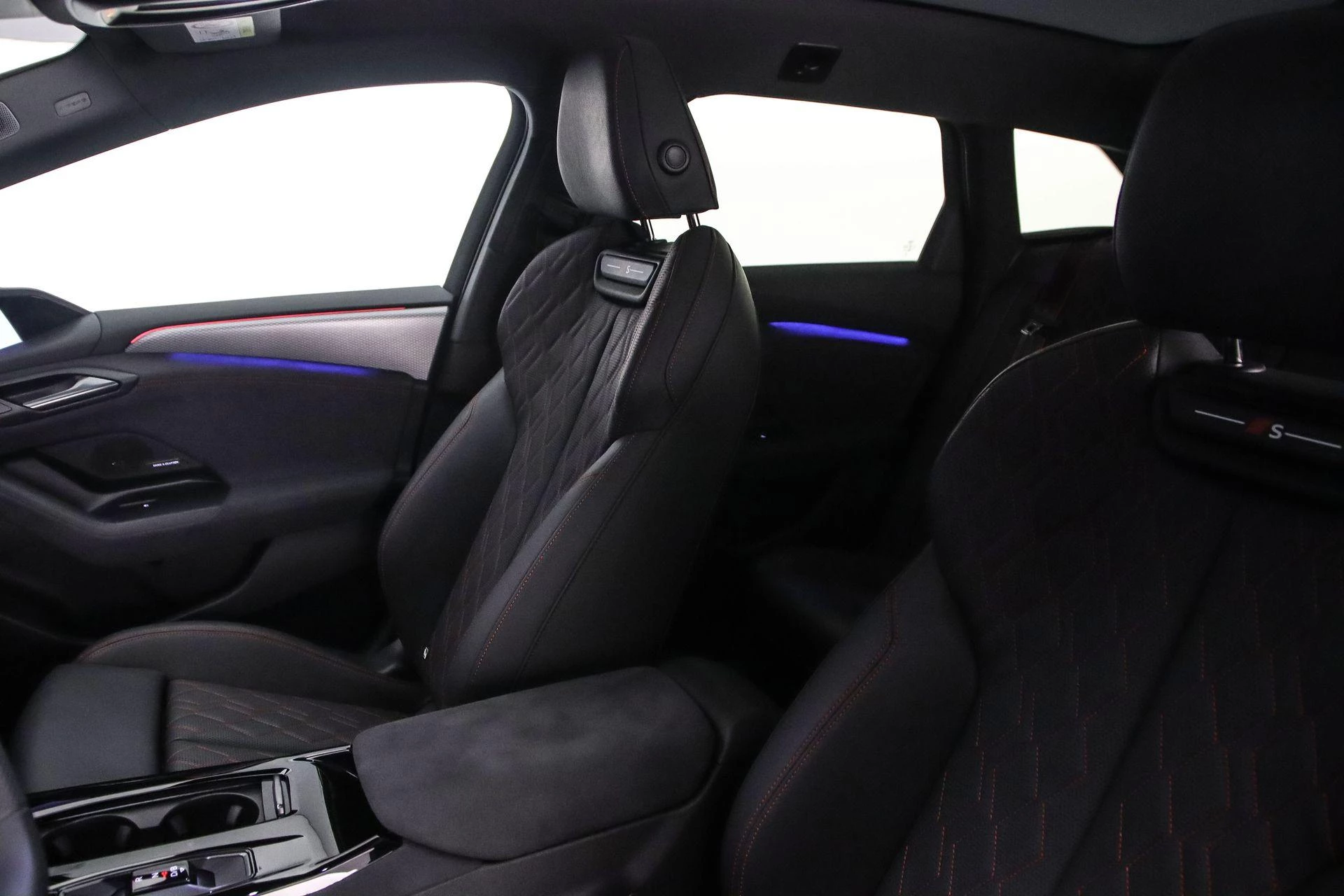 Hoofdafbeelding Audi A6 Avant e-tron