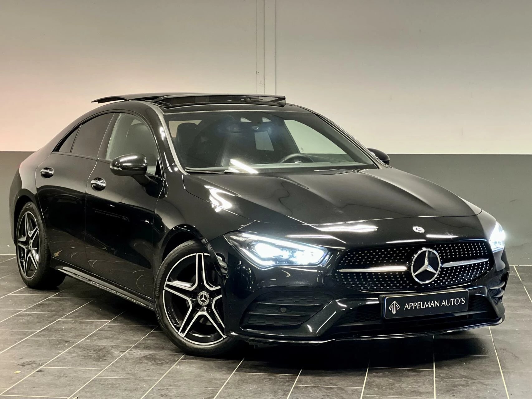 Hoofdafbeelding Mercedes-Benz CLA