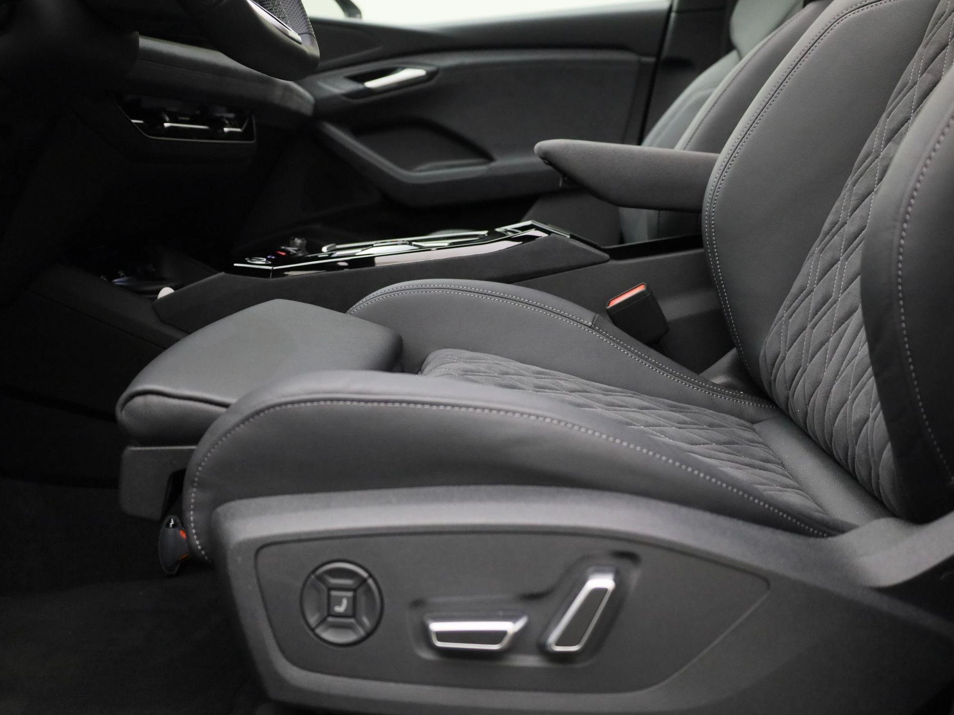 Hoofdafbeelding Audi Q6 e-tron