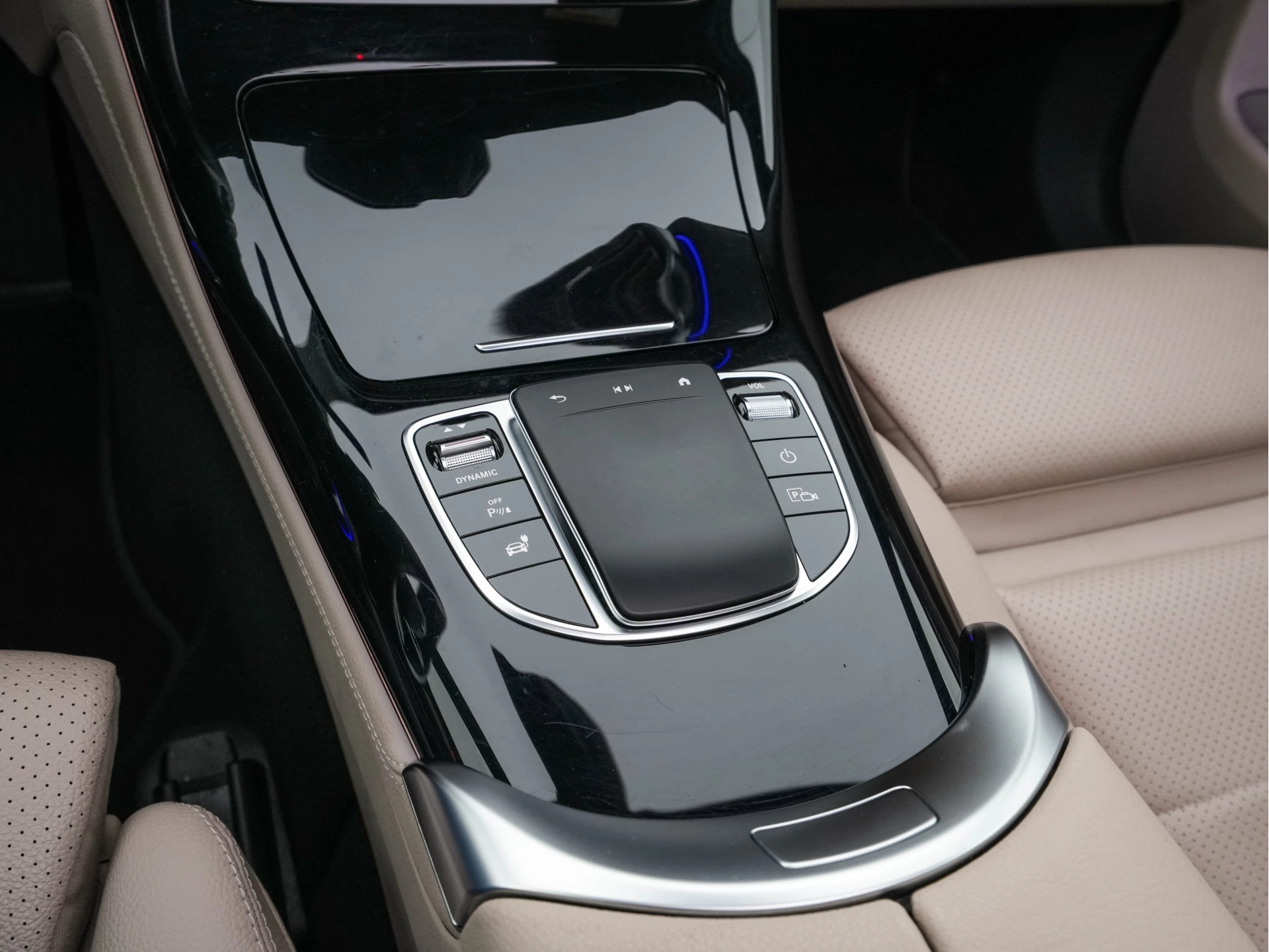 Hoofdafbeelding Mercedes-Benz EQC