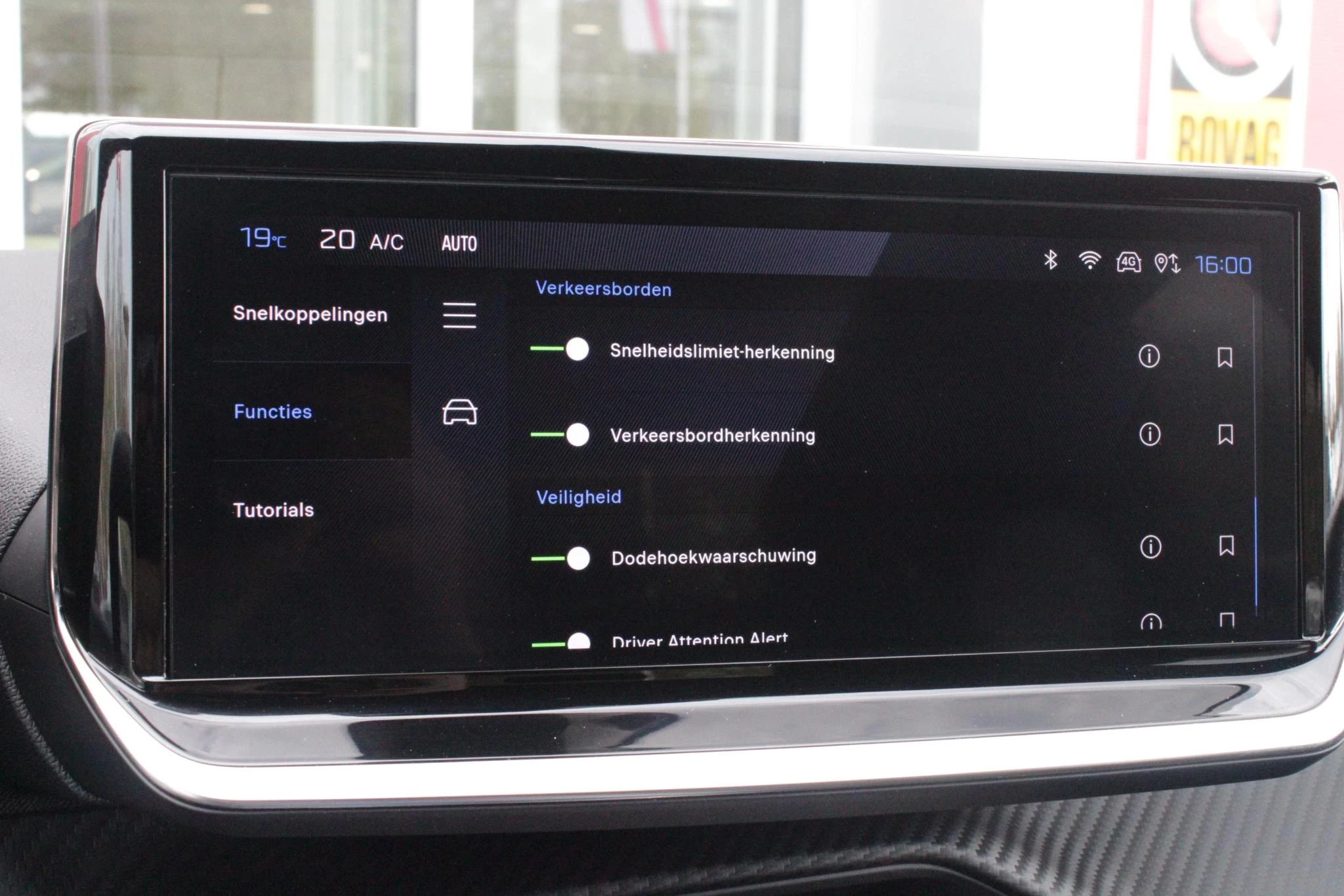 Hoofdafbeelding Peugeot e-208