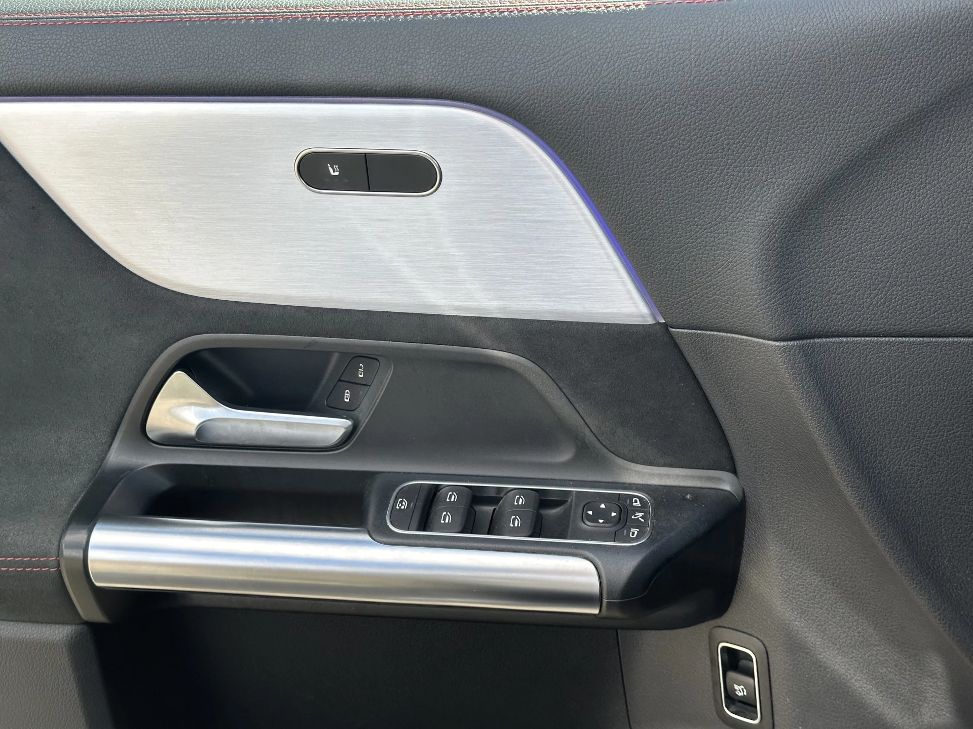Hoofdafbeelding Mercedes-Benz EQA