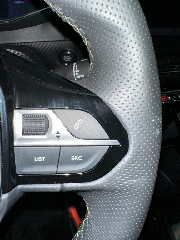 Hoofdafbeelding Peugeot e-2008