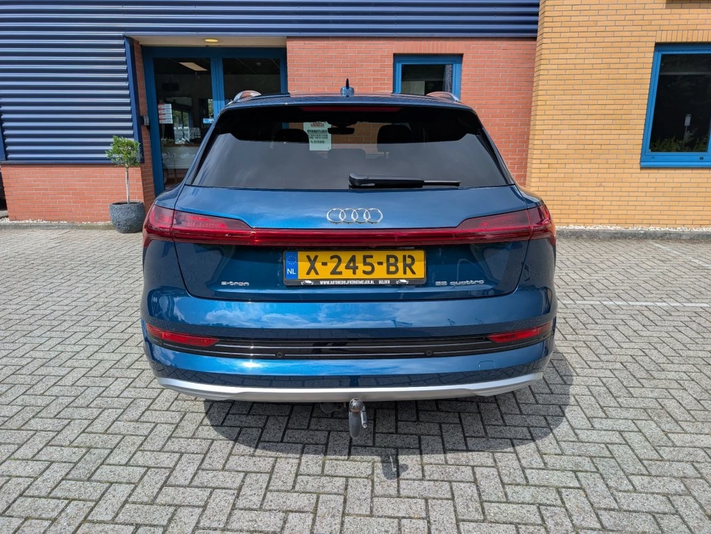 Hoofdafbeelding Audi e-tron