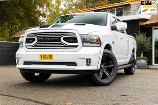 Hoofdafbeelding Dodge Ram 1500 Dodge Ram 1500 5.7 V8 4x4 Crew Cab 5'7 Laramie NL-Auto I Trekhaak I Leder I Alpine I Climate I Cruise I Parkeersensoren I 20 Inch