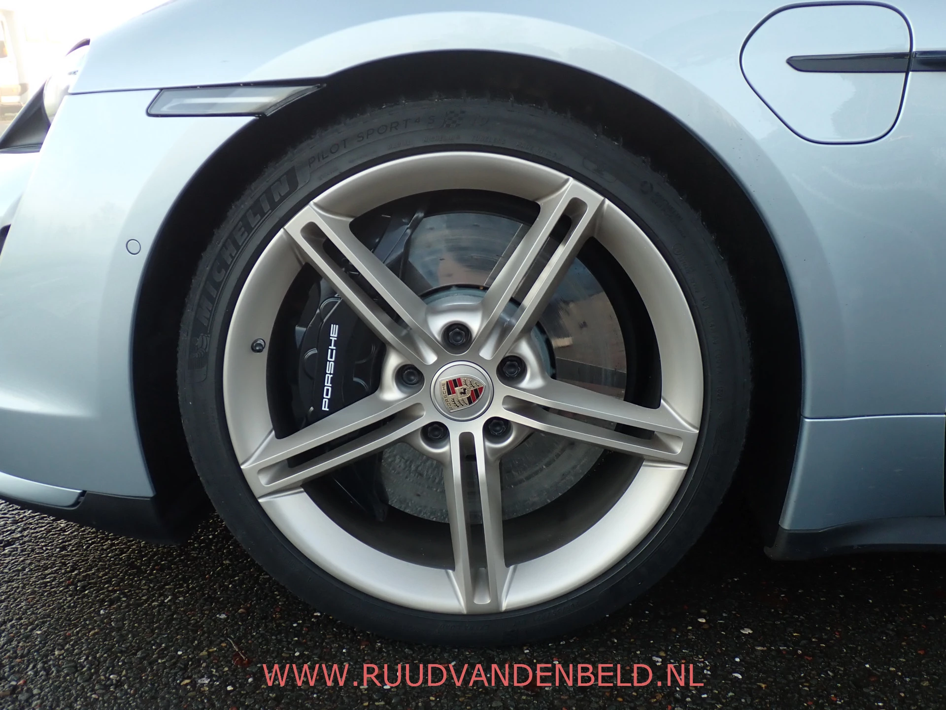 Hoofdafbeelding Porsche Taycan