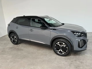 Peugeot e-2008 2008 , GT, 54KWh, Zwart dak, 17 inch, Nav, ecc, camera,PDC