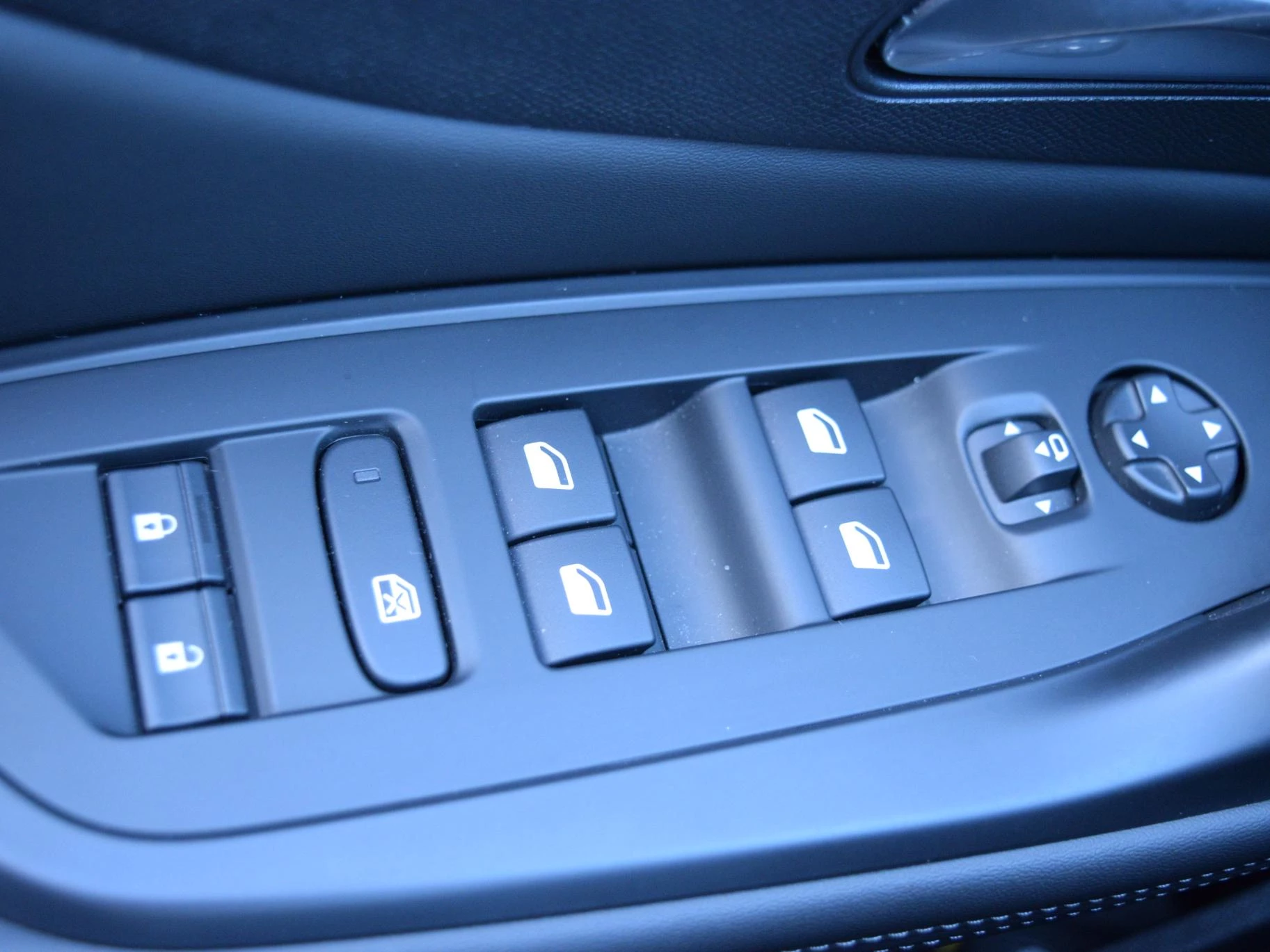 Hoofdafbeelding Peugeot e-308