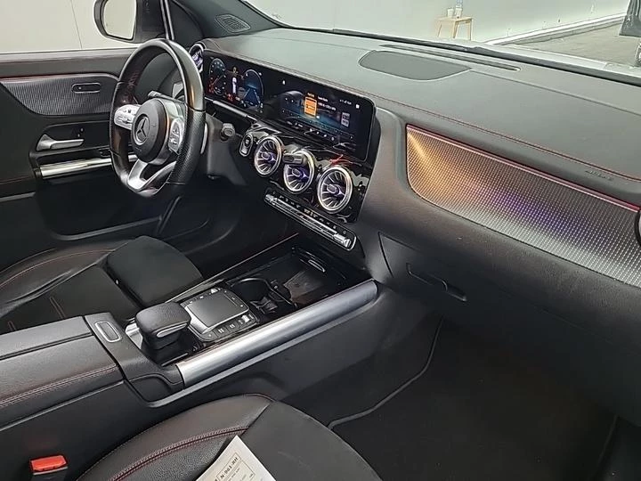 Hoofdafbeelding Mercedes-Benz EQA