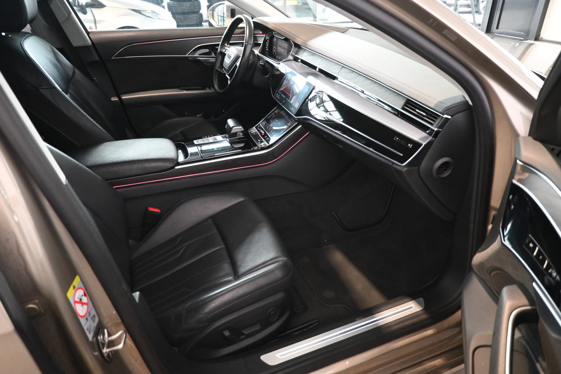 Hoofdafbeelding Audi A8