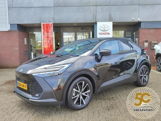 Toyota C-HR 1.8 HYBRID 140 FIRST-EDITION STOEL/STUURVERW EL-ACHTERKLEP KEYLESS BLIND SPOT PARK-SENSOREN NAVI CAMERA APPLE/ANDROID 18'' VELGEN
