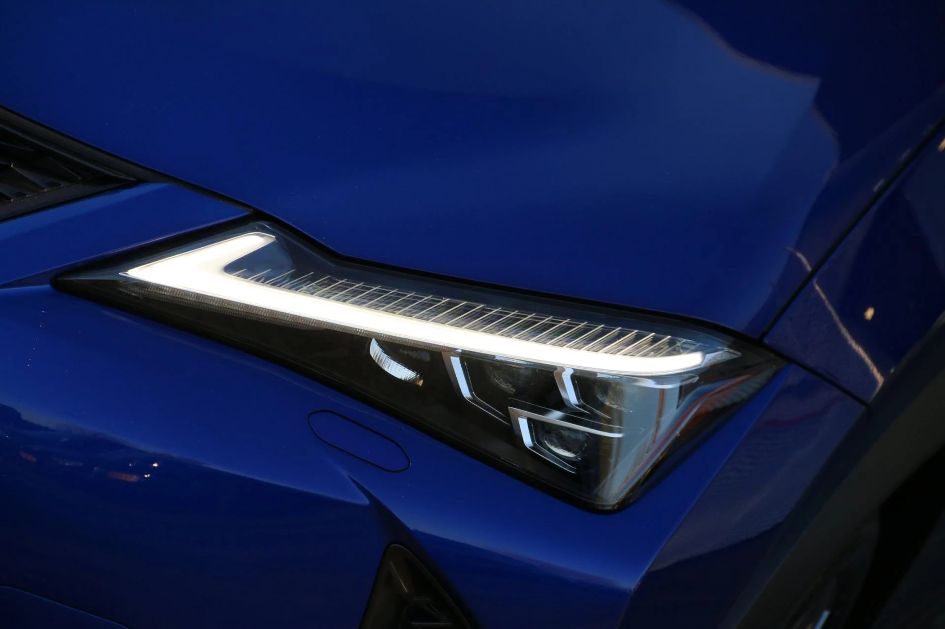 Hoofdafbeelding Lexus UX