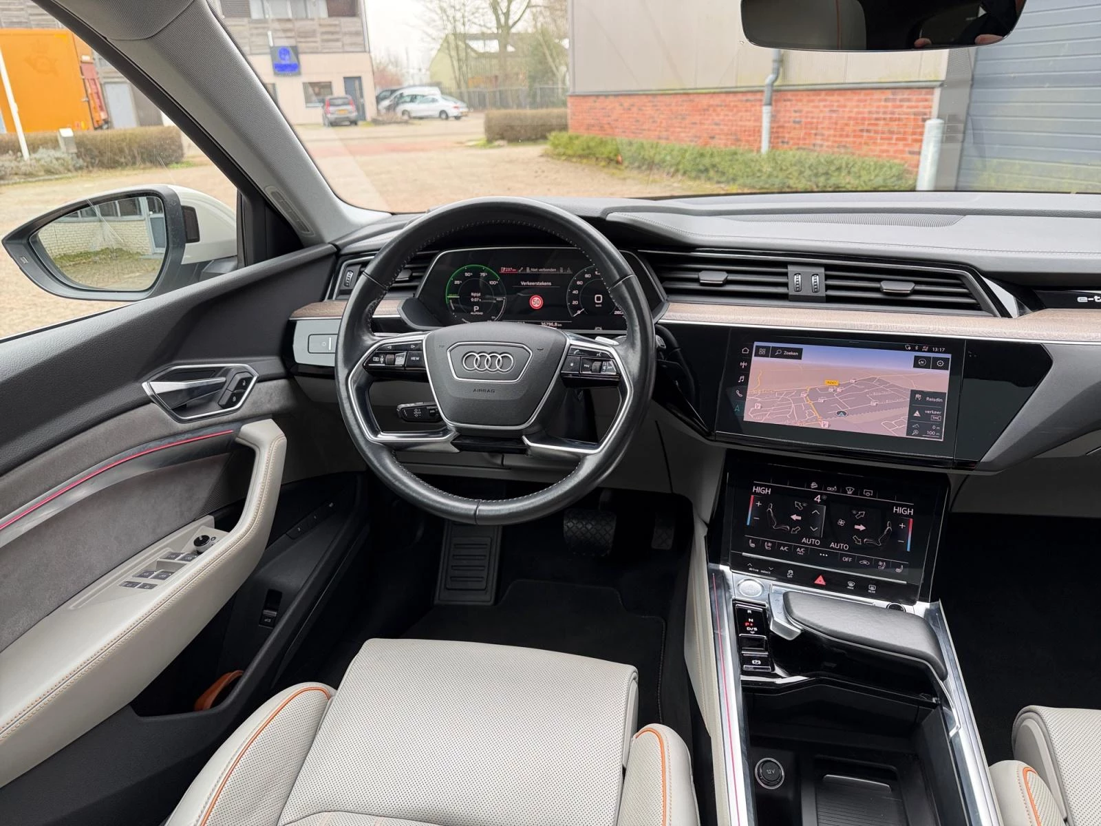 Hoofdafbeelding Audi e-tron