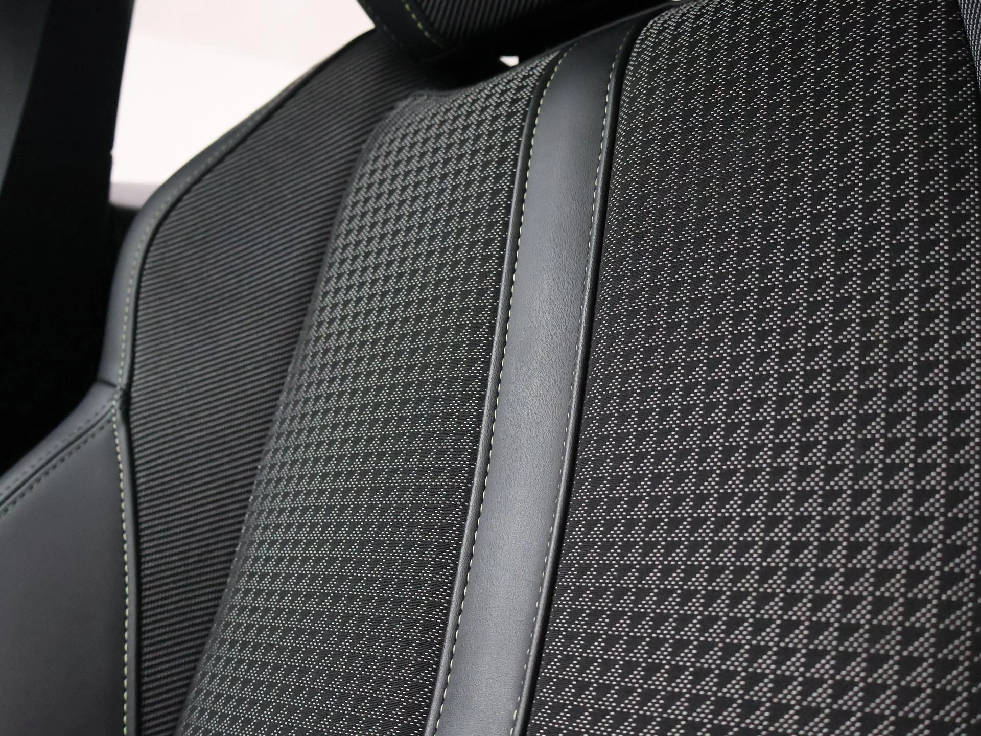 Hoofdafbeelding Peugeot e-2008