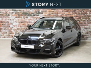 BMW 3 Serie Touring 330e xDrive High Executive M Sport Pakket Automaat / Panoramadak / Head-Up Display / Surround View / Live Cockpit Professional / Adaptive Cruise Control / Stoelverwarming voor+achter / 19 Inch / Laser Light / Hifi / Shadow Line / DAB