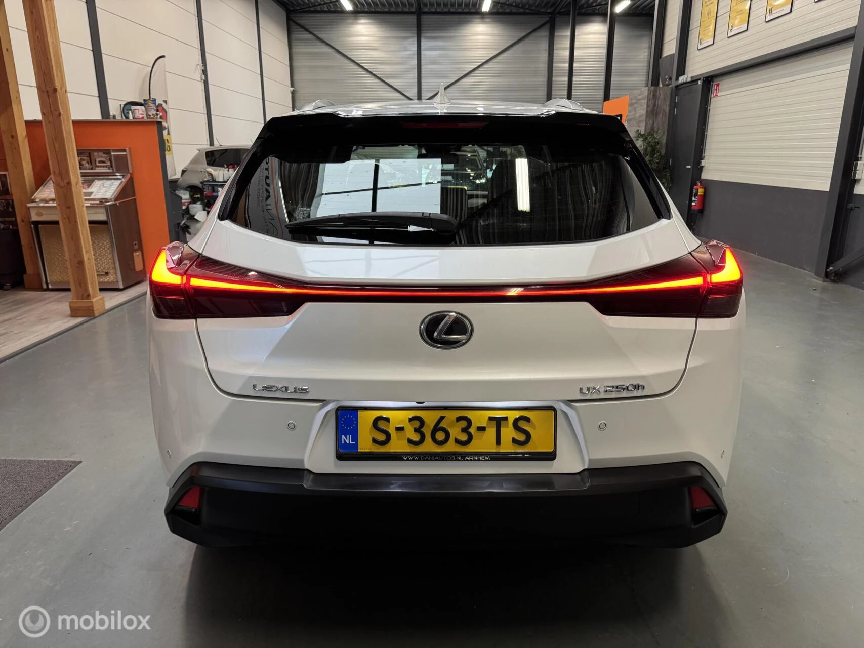 Hoofdafbeelding Lexus UX