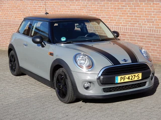 Hoofdafbeelding MINI One MINI One One Salt AUTOMAAT navigatie