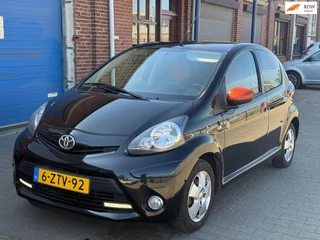 Toyota Aygo 1.0 VVT-i Dynamic Orange NAVIGATOR INCL GROTE BEURT!