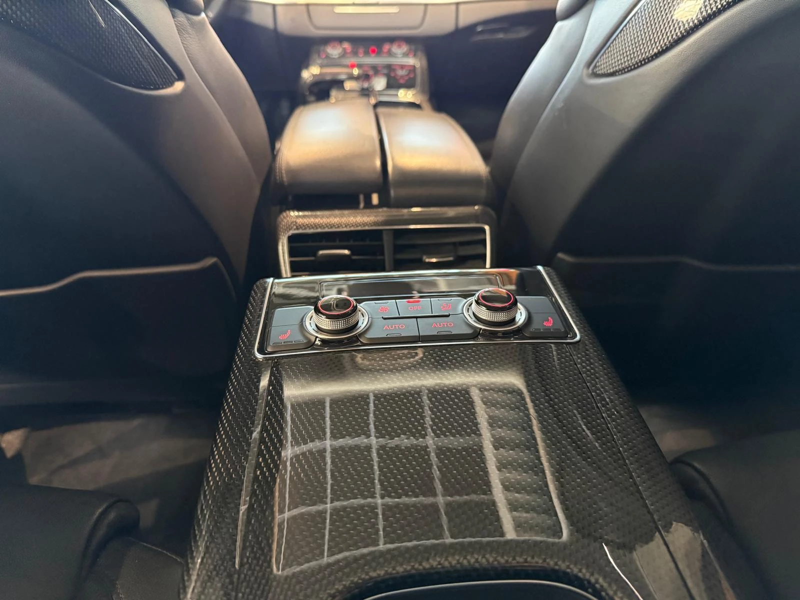 Hoofdafbeelding Audi A8