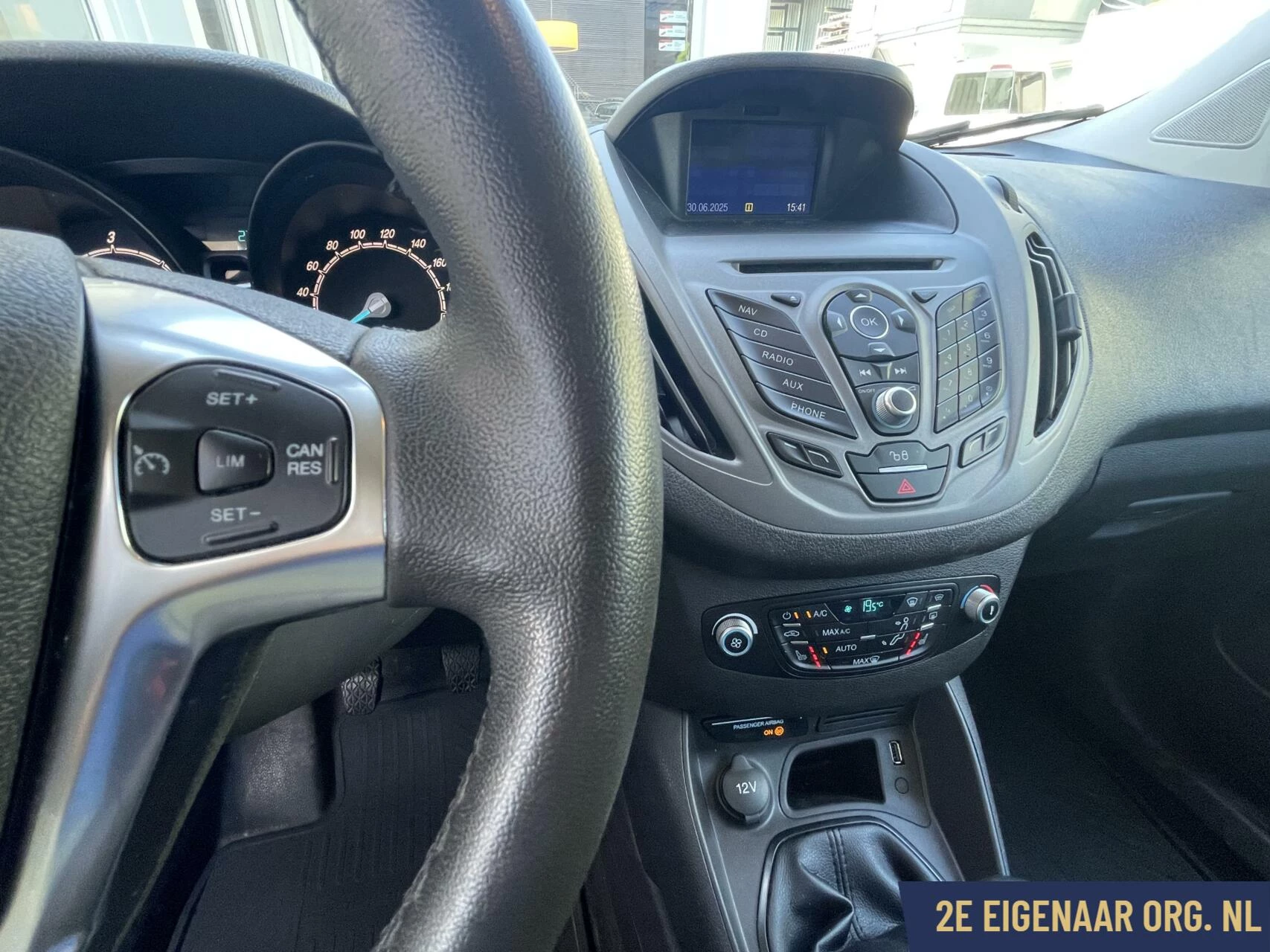 Hoofdafbeelding Ford Transit Courier