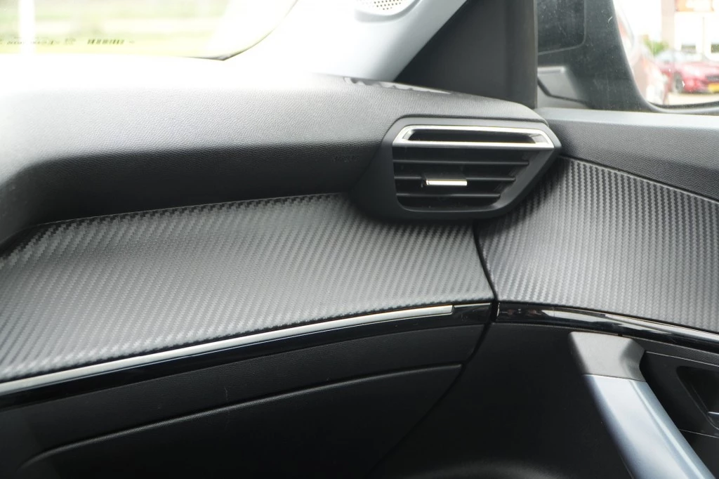 Hoofdafbeelding Peugeot e-2008