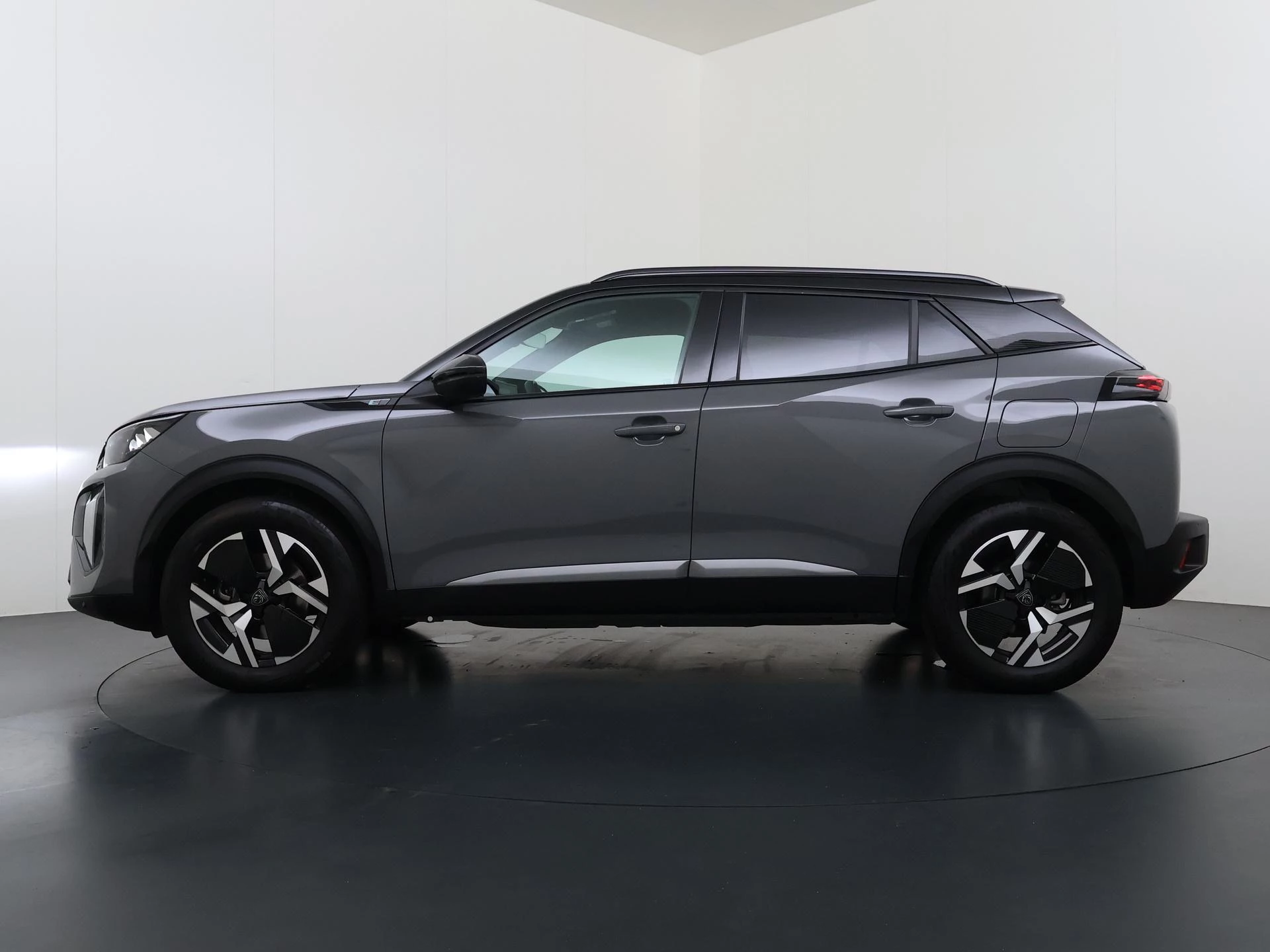 Hoofdafbeelding Peugeot e-2008