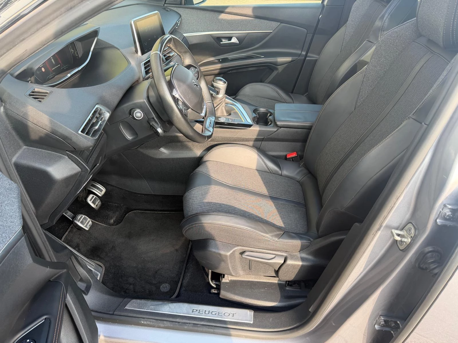 Hoofdafbeelding Peugeot 5008