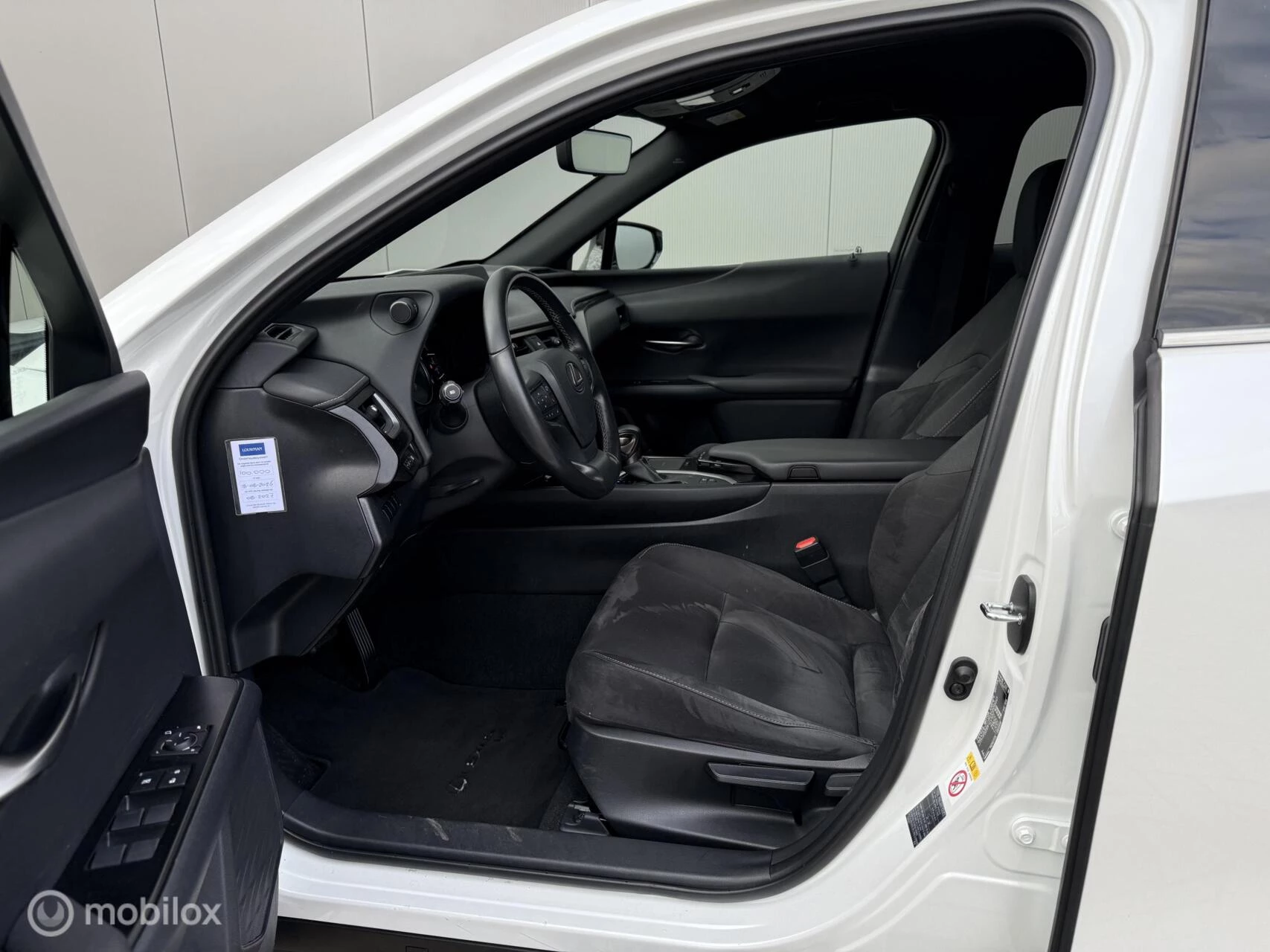 Hoofdafbeelding Lexus UX