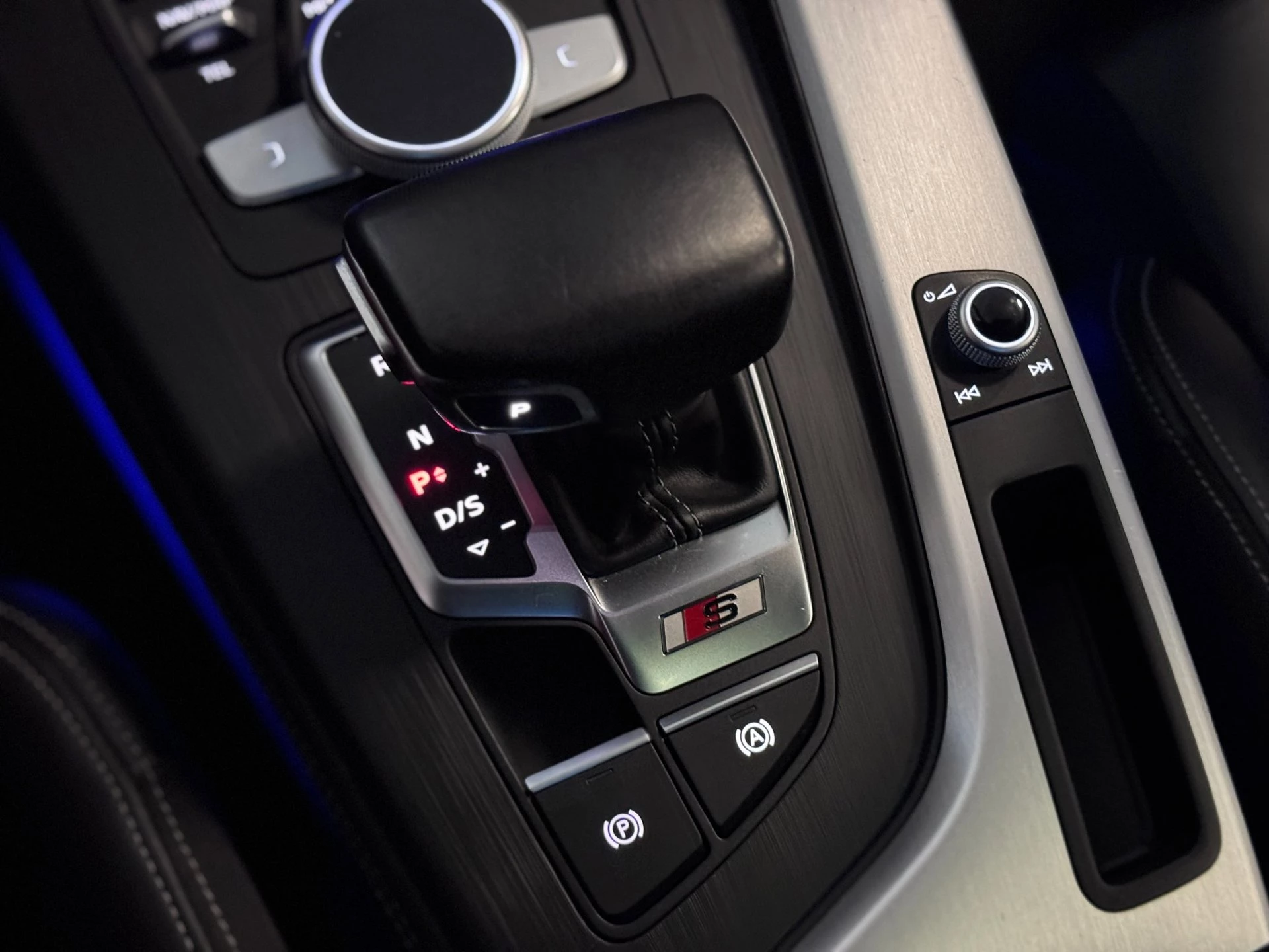 Hoofdafbeelding Audi S4