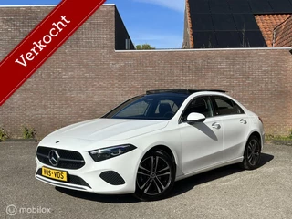Mercedes A200 Luxury Limousine| Pano| LED | Sfeer | Trekhaak