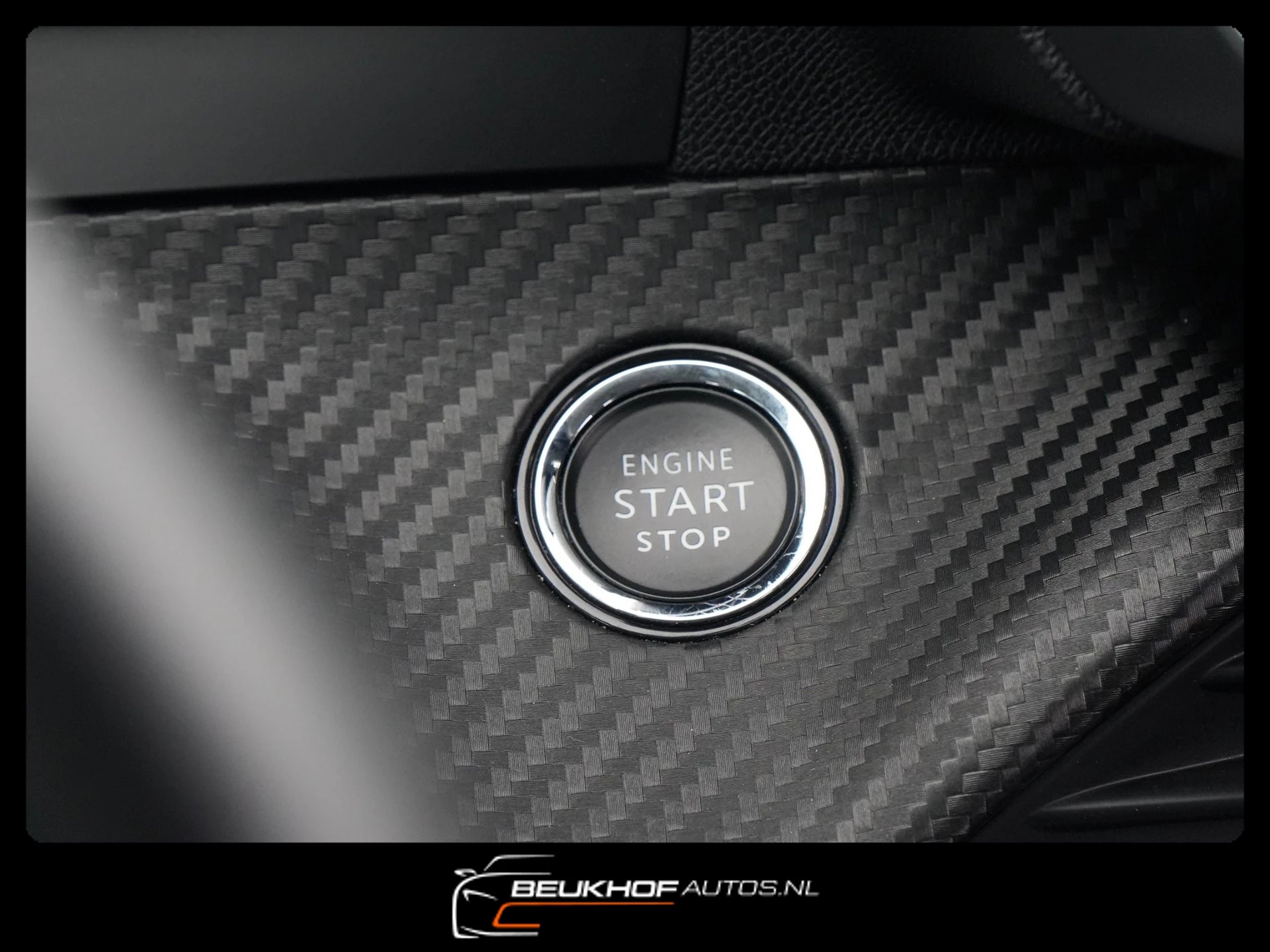 Hoofdafbeelding Peugeot e-2008