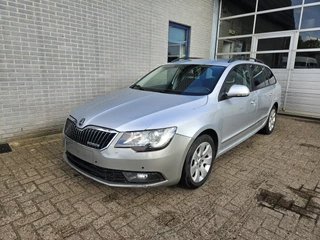 Hoofdafbeelding Škoda Superb