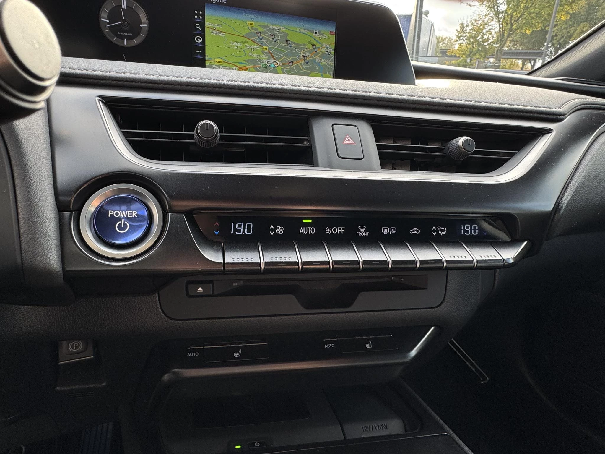 Hoofdafbeelding Lexus UX