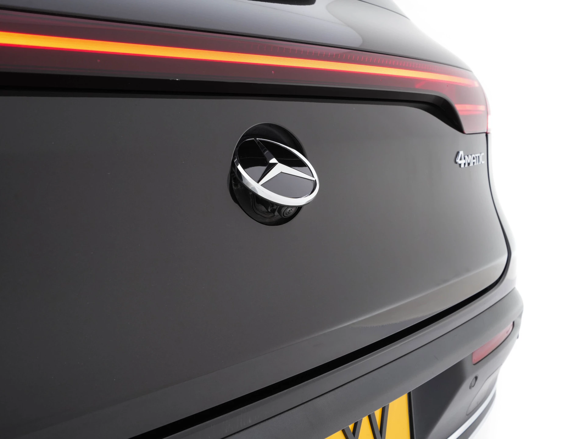 Hoofdafbeelding Mercedes-Benz EQC