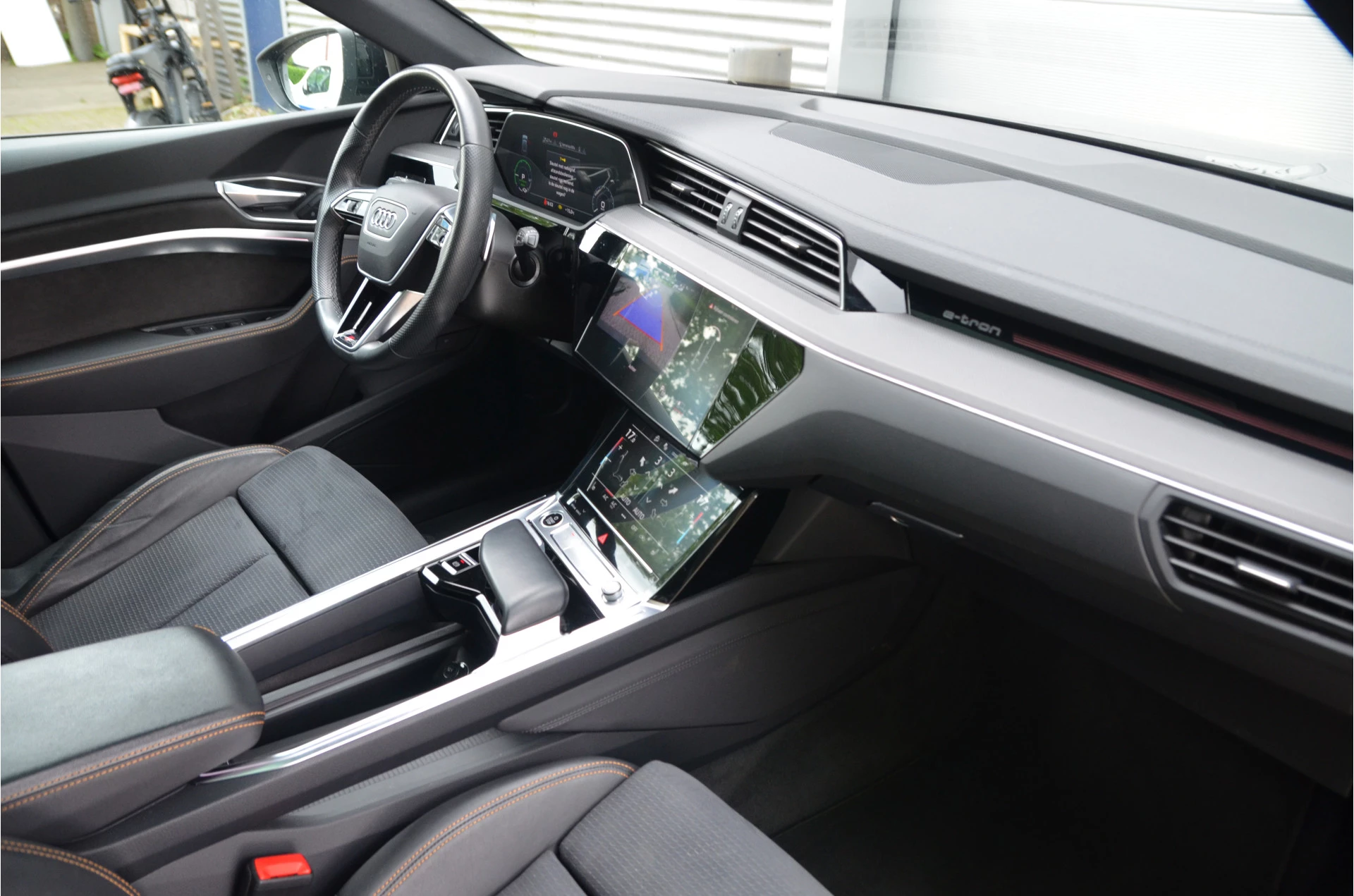 Hoofdafbeelding Audi e-tron