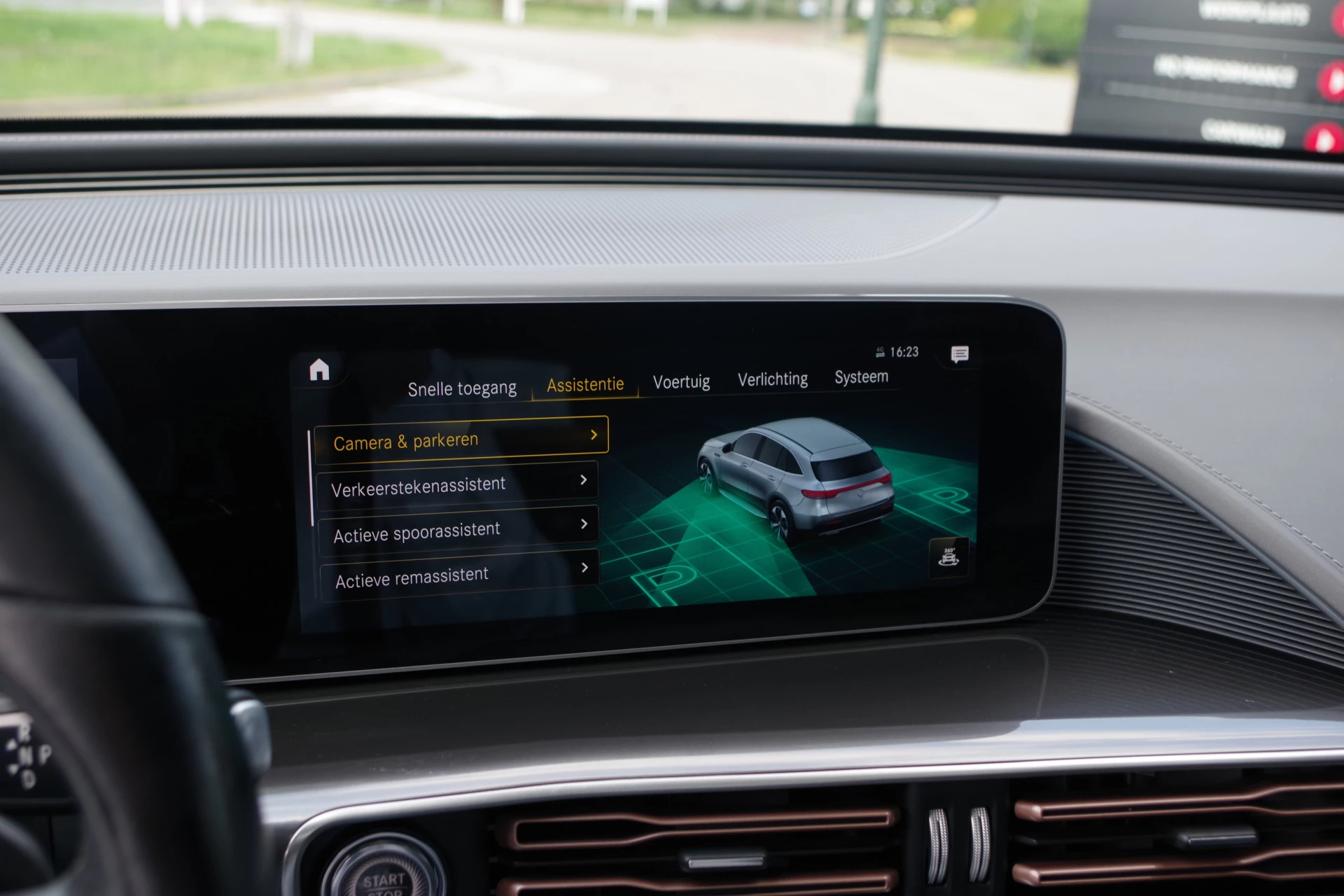 Hoofdafbeelding Mercedes-Benz EQC