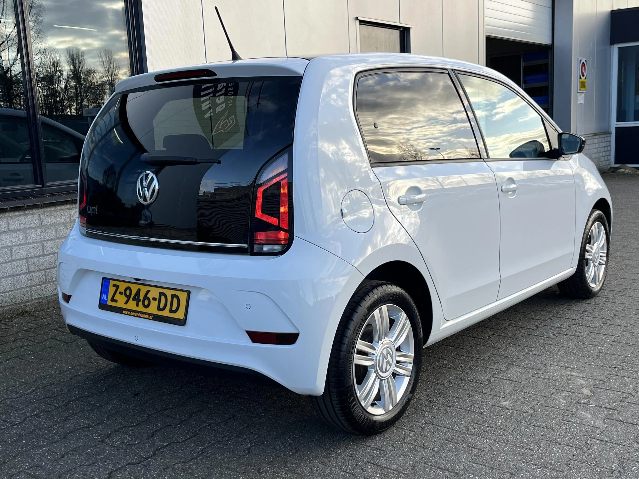 Hoofdafbeelding Volkswagen up!