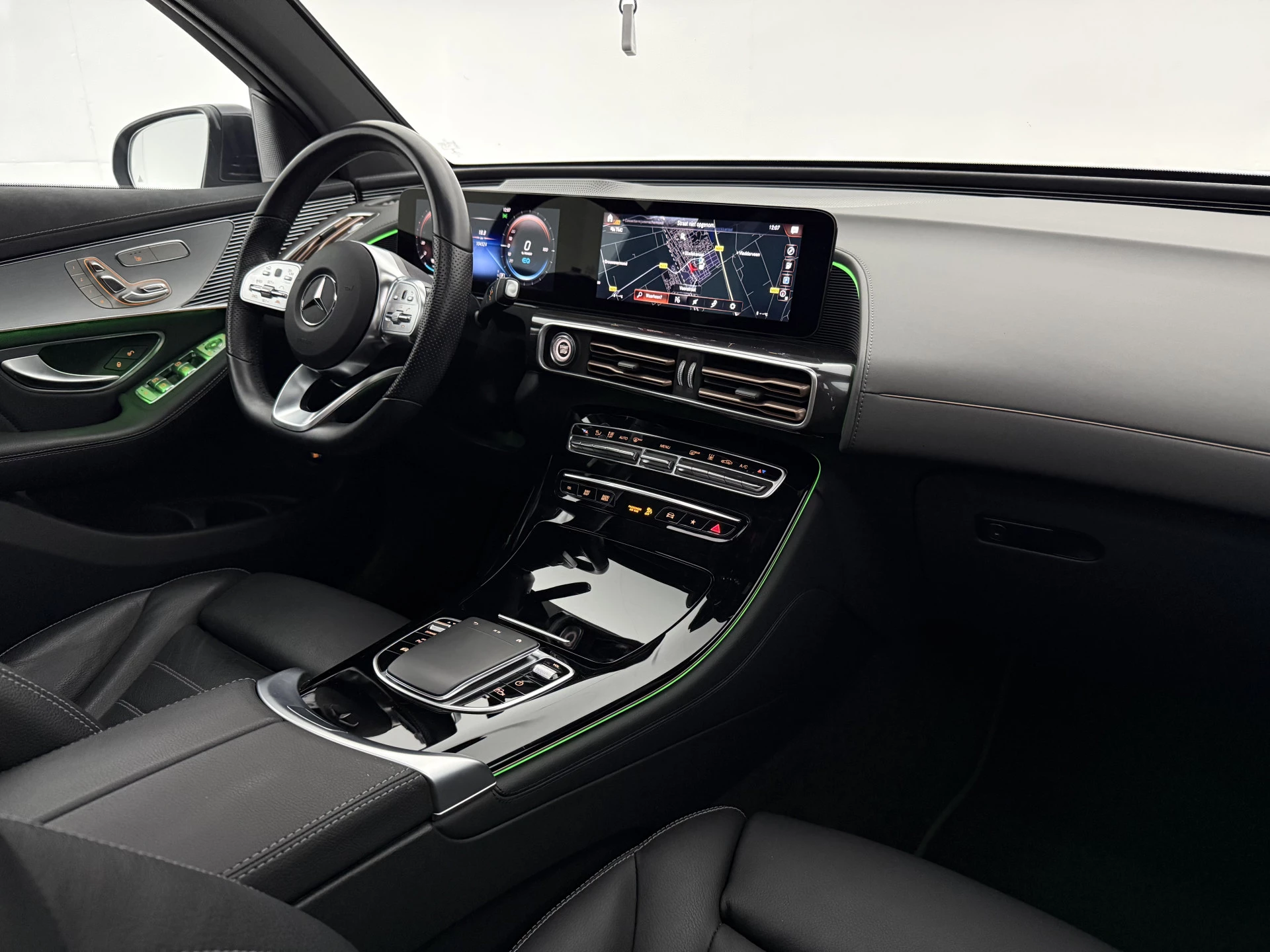Hoofdafbeelding Mercedes-Benz EQC