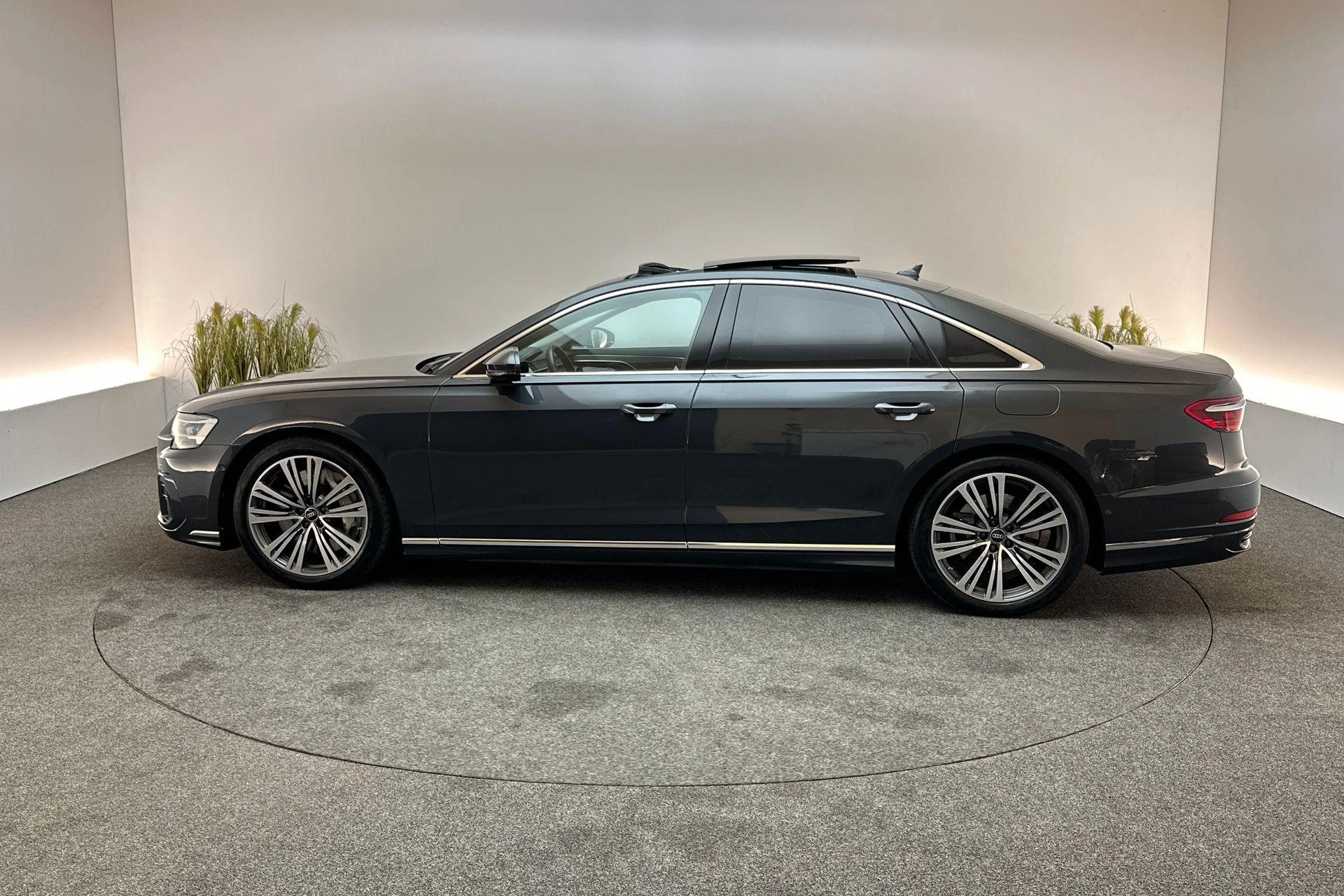 Hoofdafbeelding Audi A8